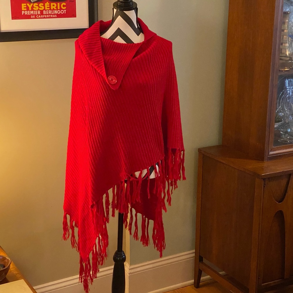 Electric cherry red Spanish poncho purchased in Madrid Spain - Picture 1 of 5